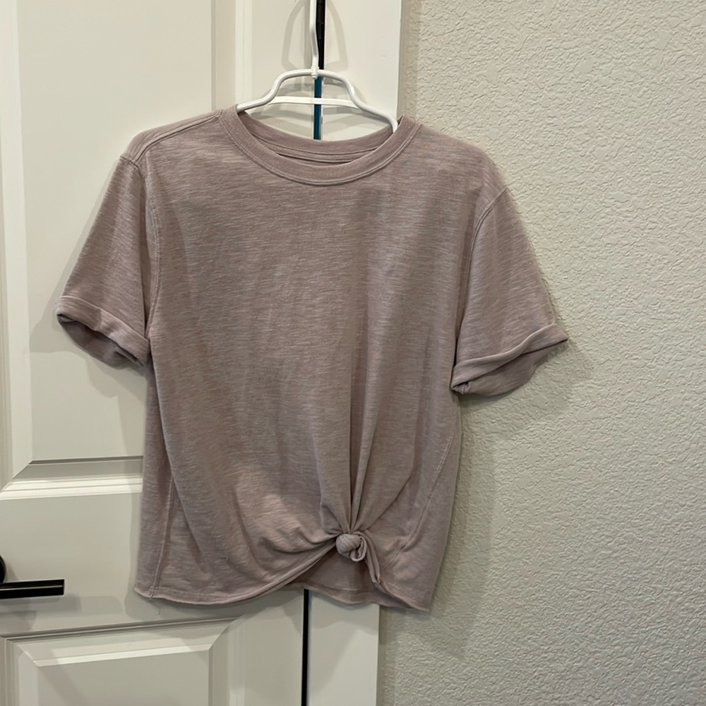 Great versatile top. Cute with jeans or leggings
